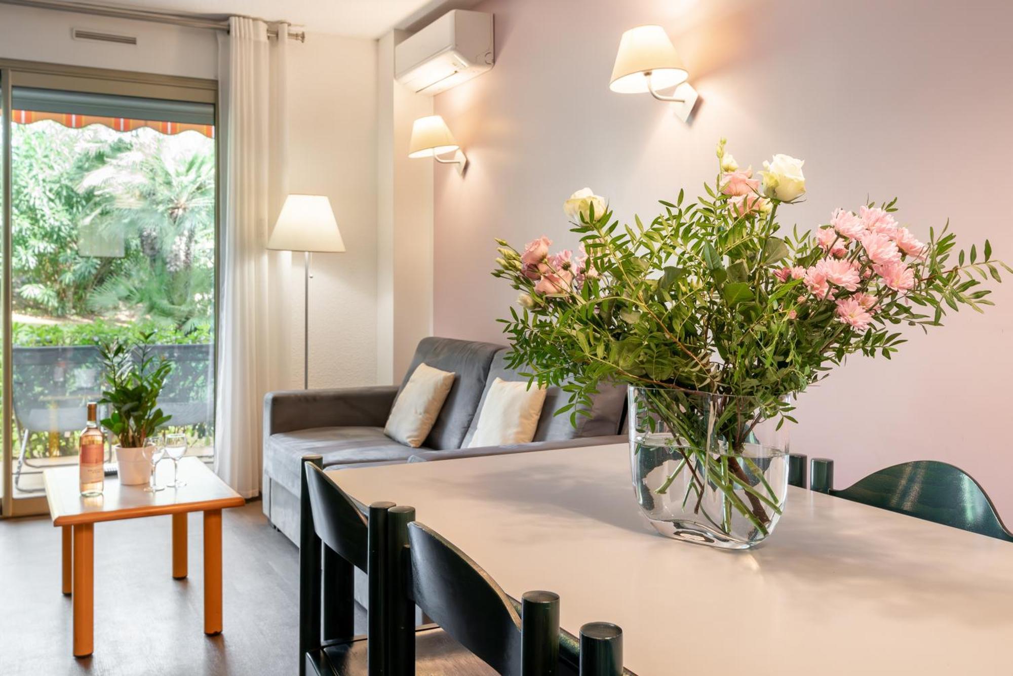 Les 15 Pins & La Mer -Your Green Getaway Near Sea & Beach 앙티브 외부 사진