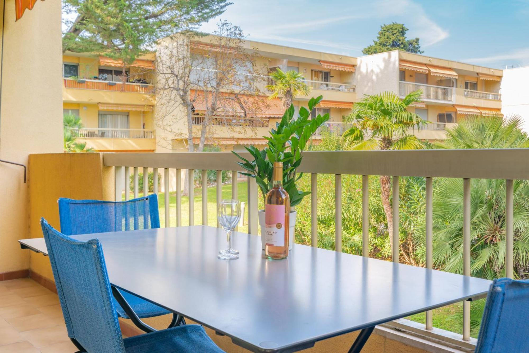 Les 15 Pins & La Mer -Your Green Getaway Near Sea & Beach 앙티브 외부 사진