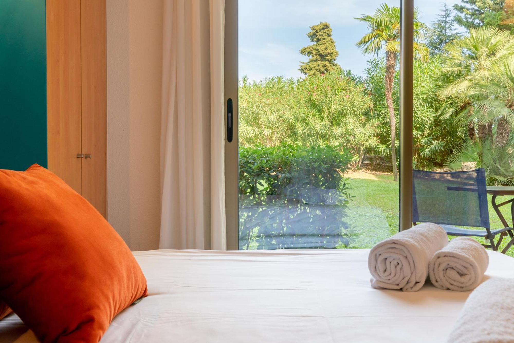 Les 15 Pins & La Mer -Your Green Getaway Near Sea & Beach 앙티브 외부 사진