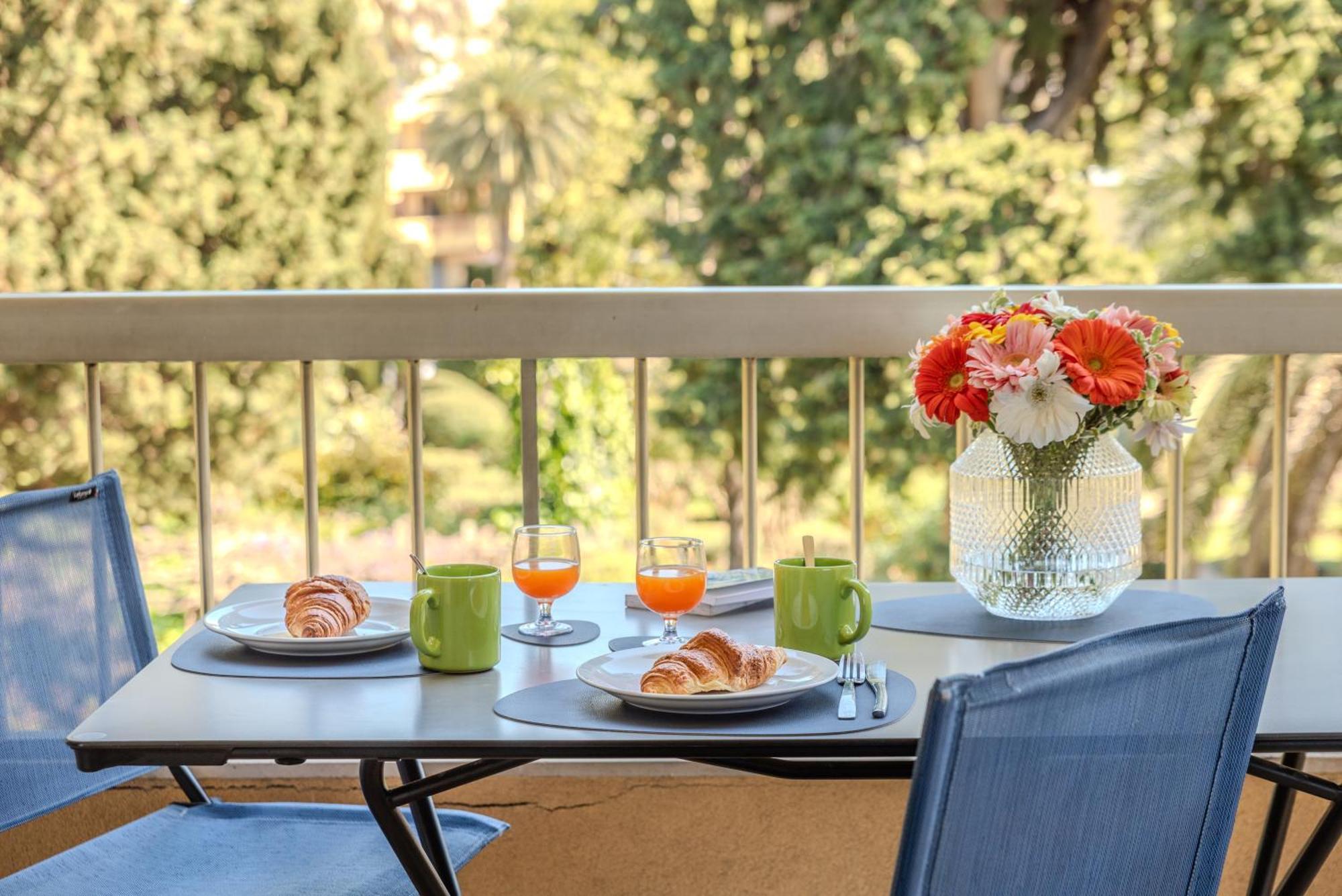 Les 15 Pins & La Mer -Your Green Getaway Near Sea & Beach 앙티브 외부 사진