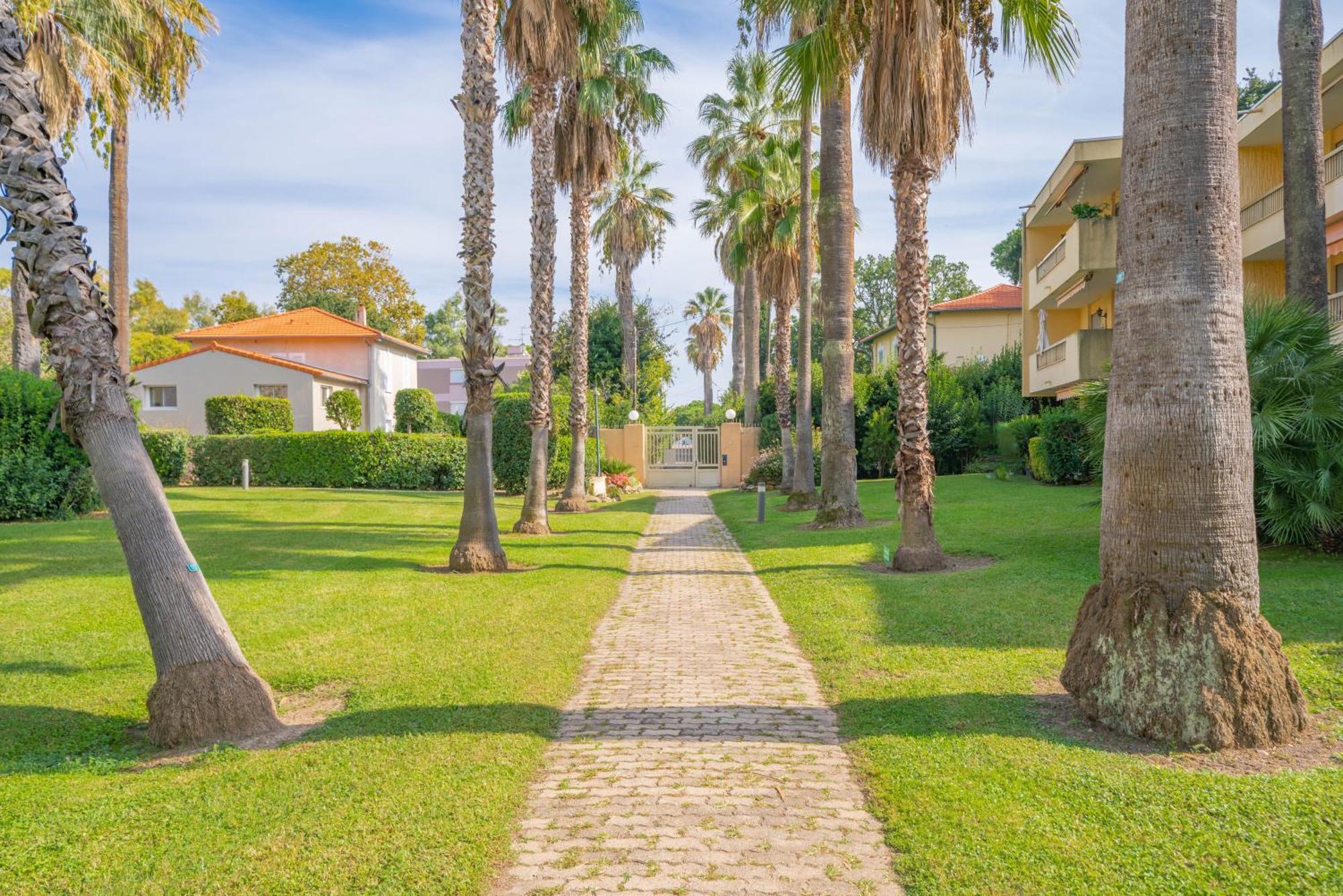Les 15 Pins & La Mer -Your Green Getaway Near Sea & Beach 앙티브 외부 사진