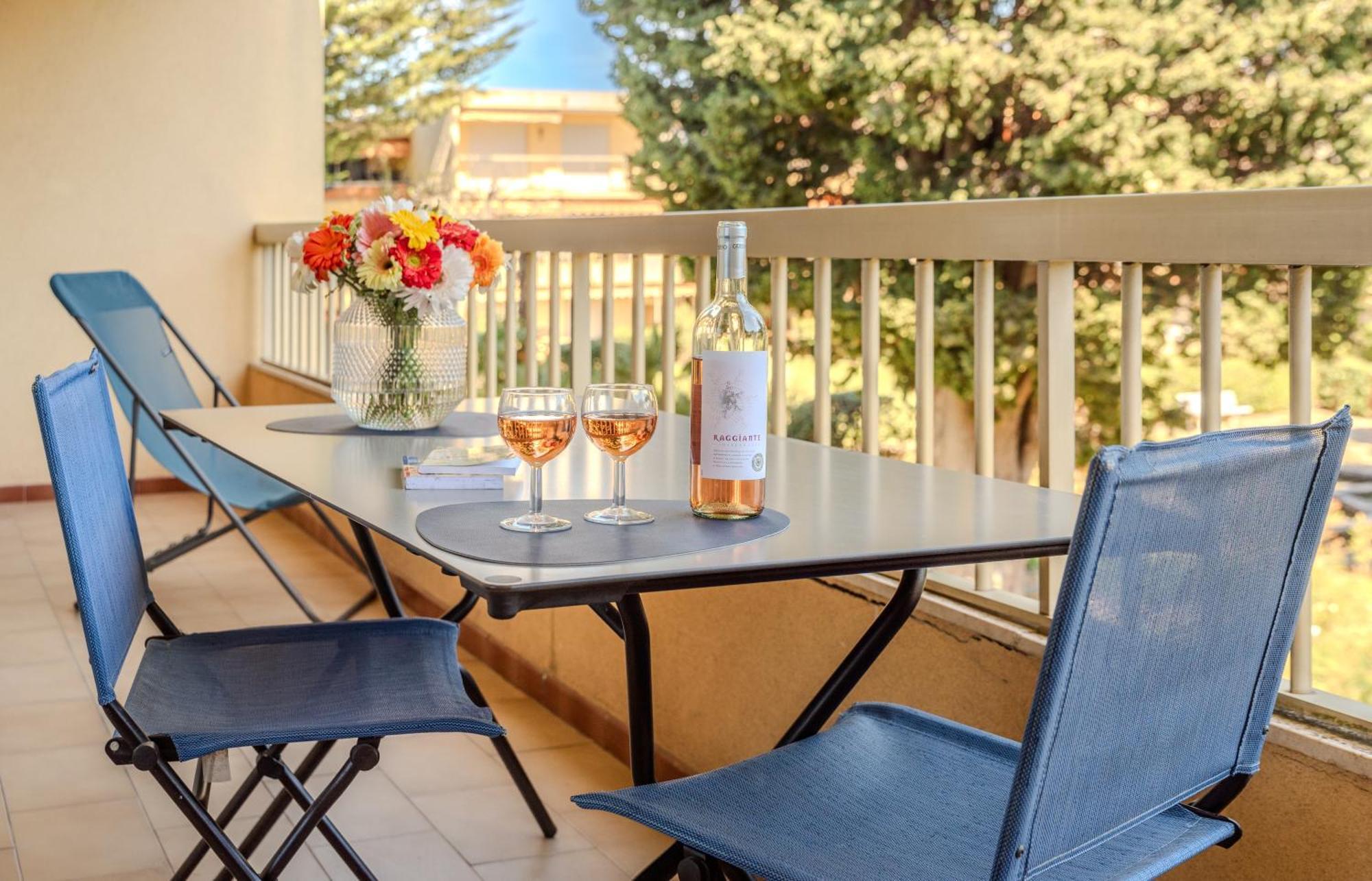 Les 15 Pins & La Mer -Your Green Getaway Near Sea & Beach 앙티브 외부 사진