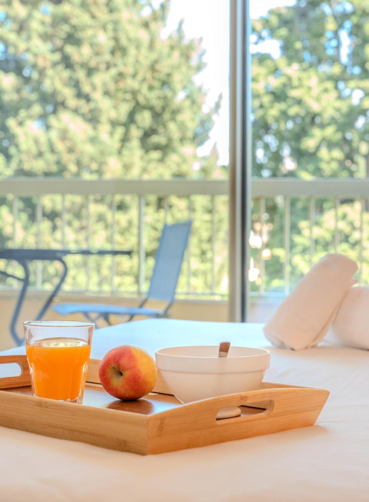 Les 15 Pins & La Mer -Your Green Getaway Near Sea & Beach 앙티브 외부 사진