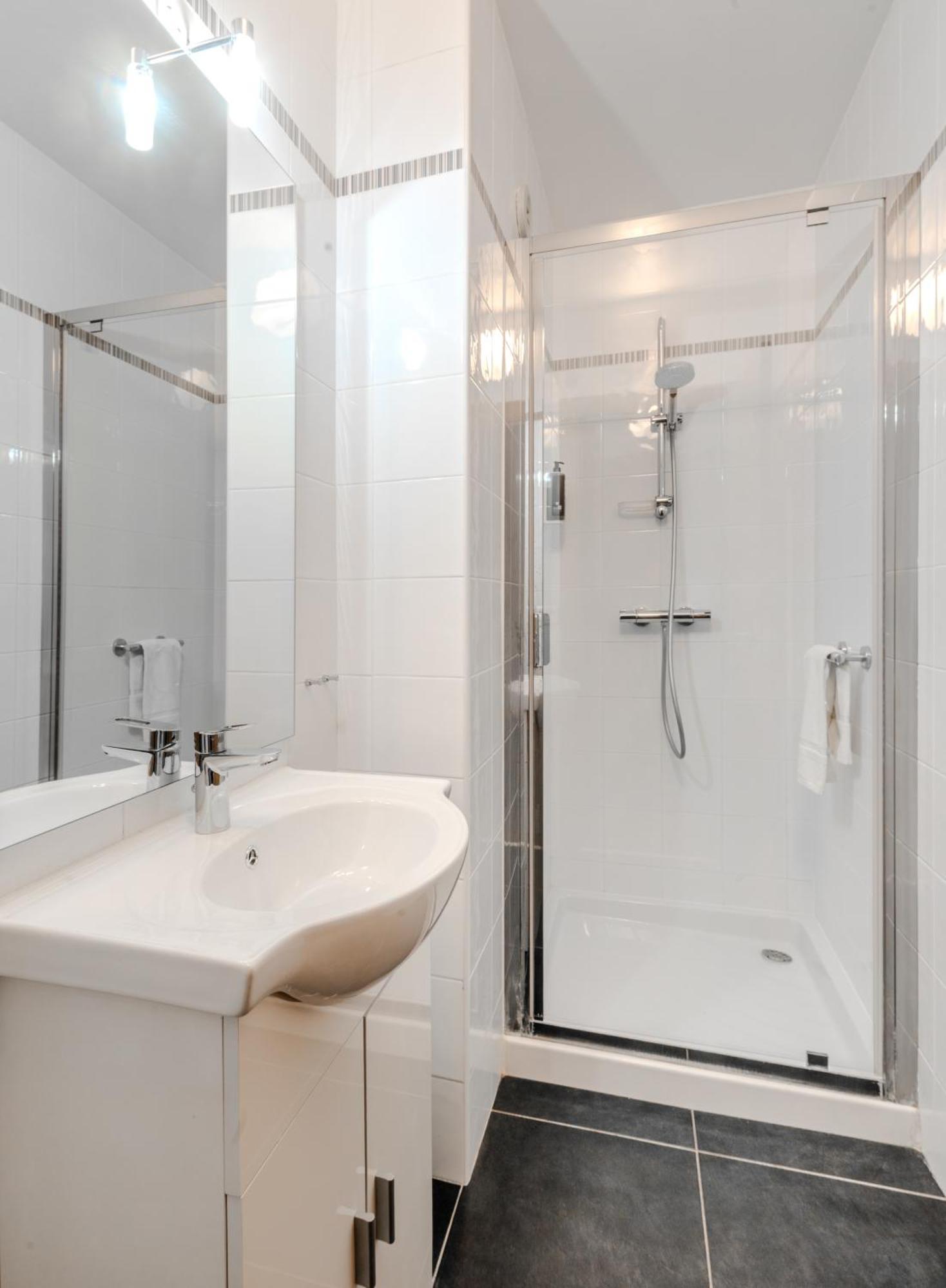 Les 15 Pins & La Mer -Your Green Getaway Near Sea & Beach 앙티브 외부 사진